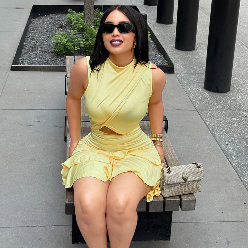 Robe Courte Unie Femme à Col Rond, Taille Plissée, Coupe Cintrée et Volants Découpés