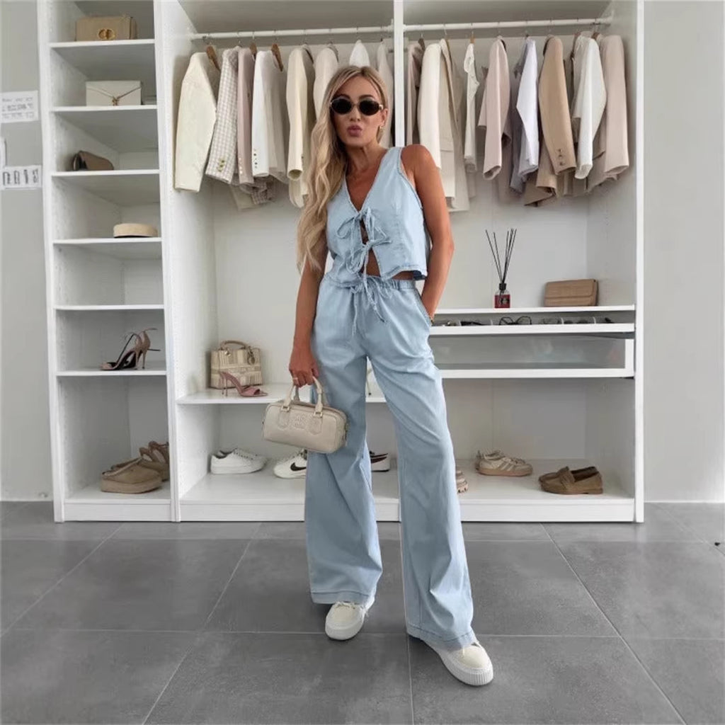 Ensemble en denim printemps-été pour femme : débardeur sans manches à lacets et jean large à lacets.