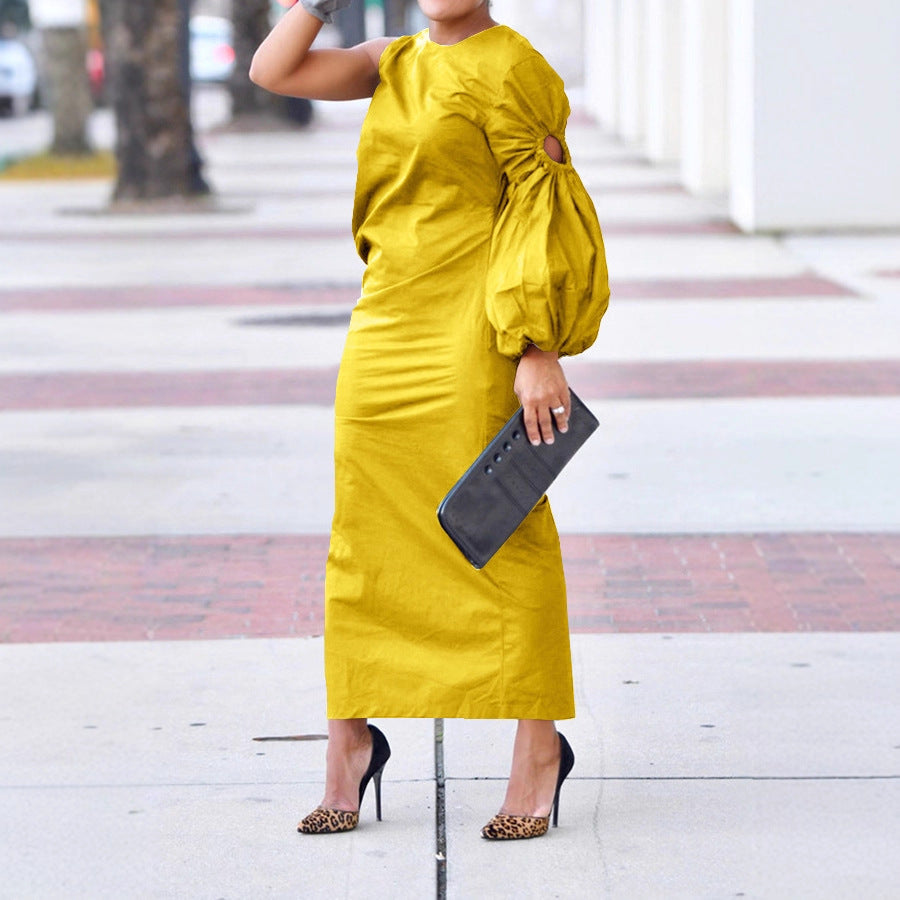Robe d'automne pour femme, unie, à manches simples, découpes et fentes latérales.