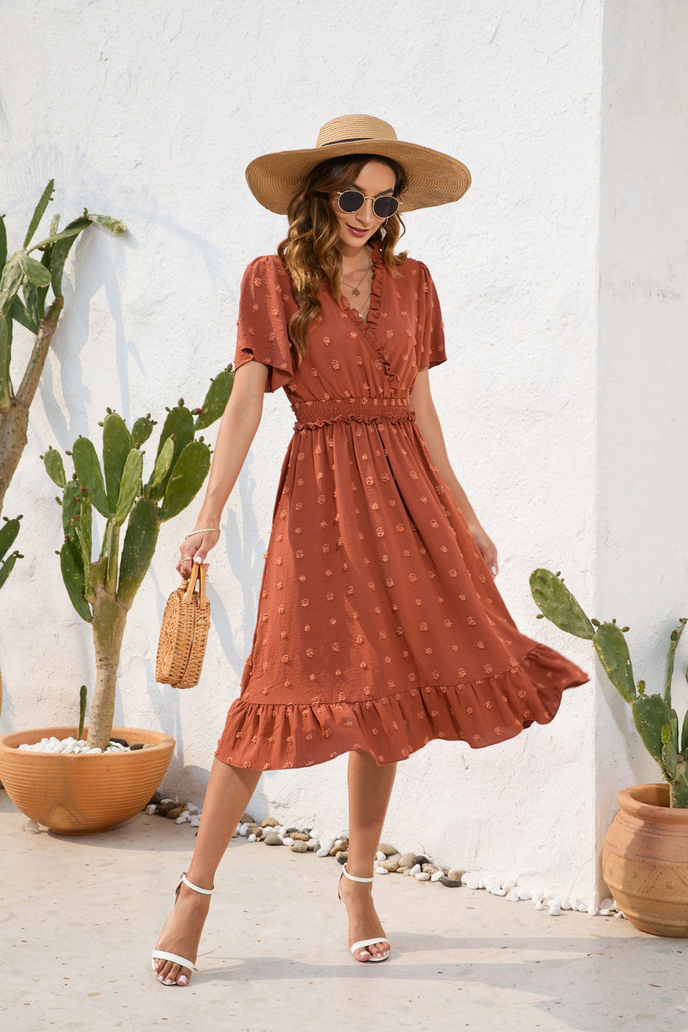 Vestido de cuello en V, cintura alta, atado, bola de pelo, manga corta, vestido informal para vacaciones y viajes.