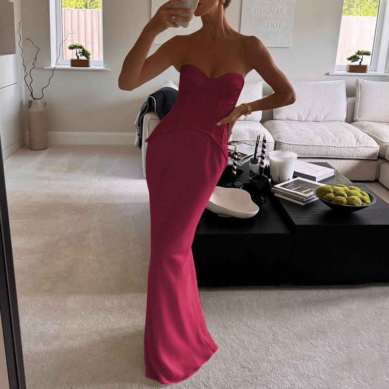 Robe de soirée automne-hiver cintrée à décolleté plongeant en V et épaules dénudées, bustier à baleines
