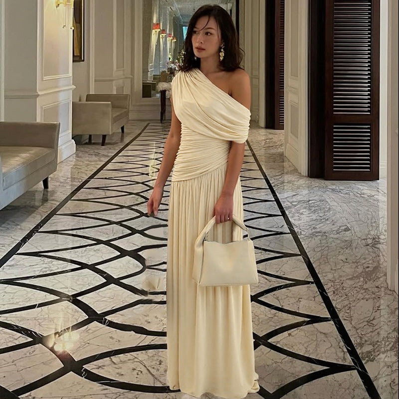 Robe Femme Printemps Nouveauté Mode Sexy Col Diagonal Plissée Asymétrique Couleur Unie