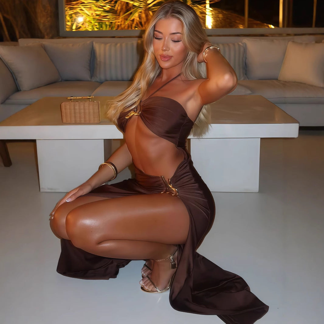 Robe d'été sexy à lacets, découpes et ornements métalliques pour femme