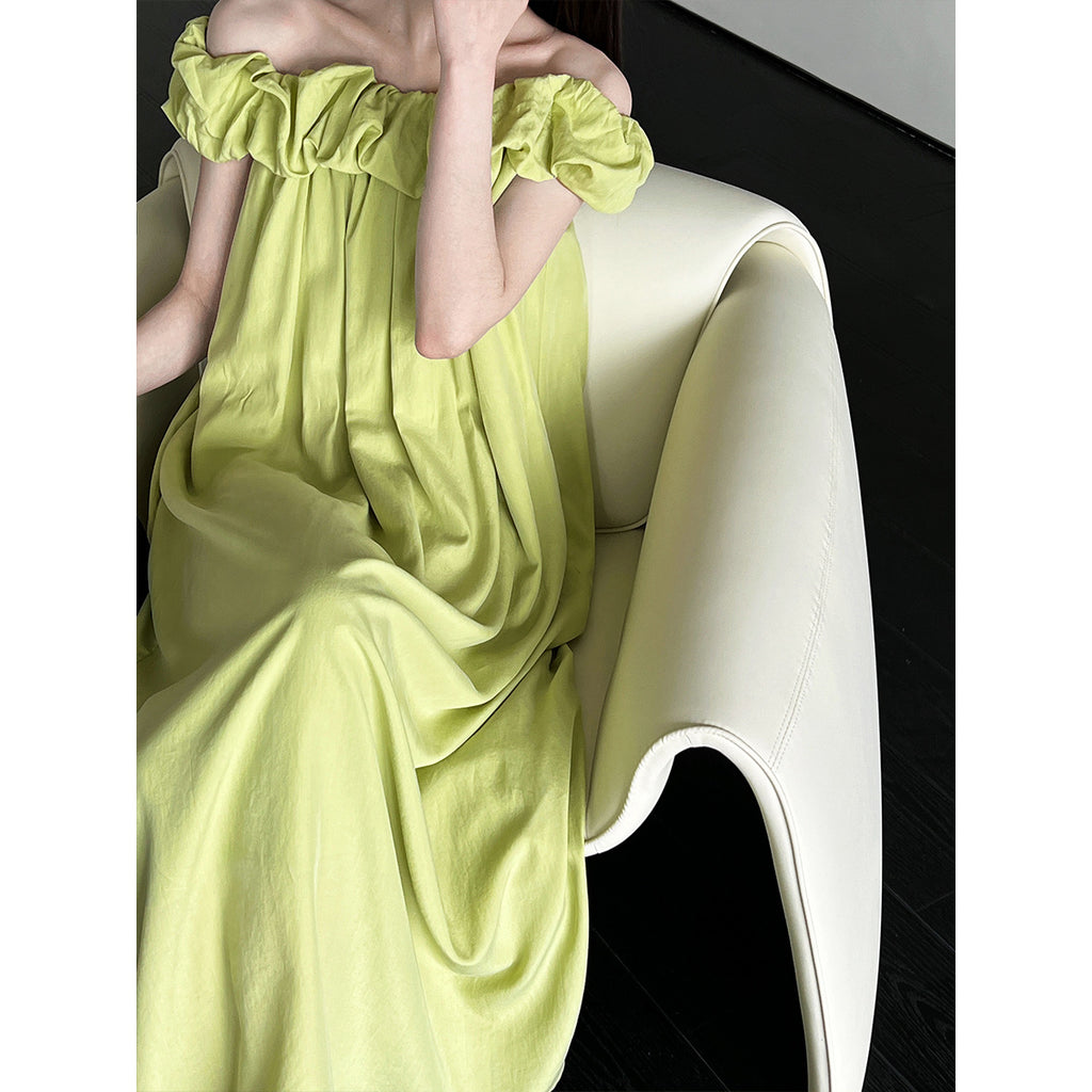Vestido coreano de tirantes finos con volantes y tejido de tencel, estilo tubo y hombros descubiertos.