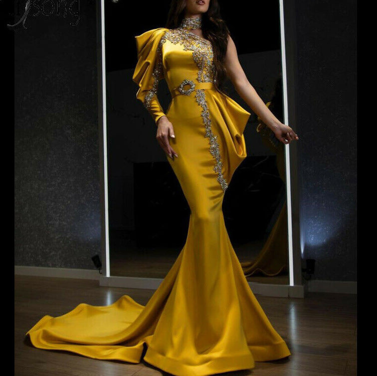 Ropa de mujer Vestido de noche Vestido de cuello alto dorado Vestido de cóctel