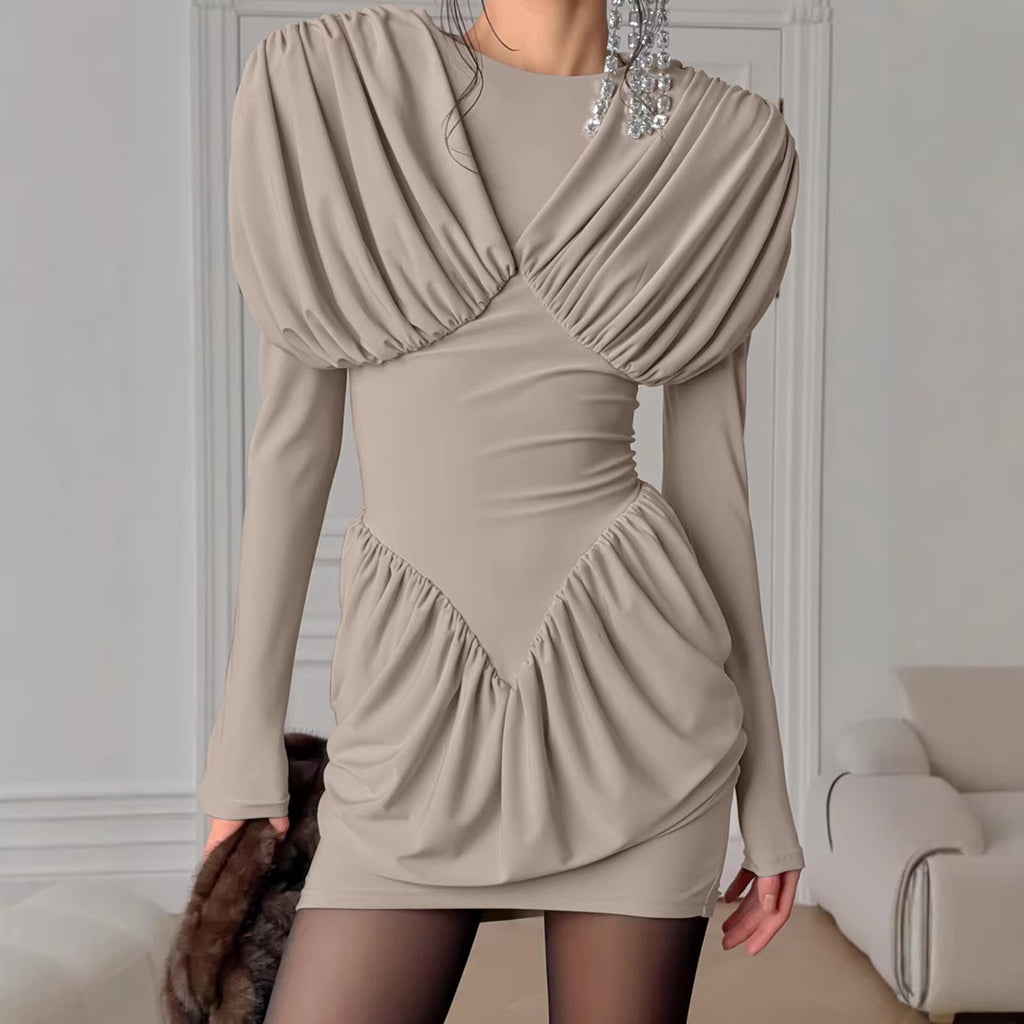 Robe noire élégante Niche, taille cintrée, collection printemps femme