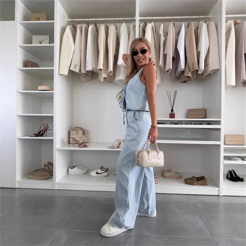 Ensemble en denim printemps-été pour femme : débardeur sans manches à lacets et jean large à lacets.