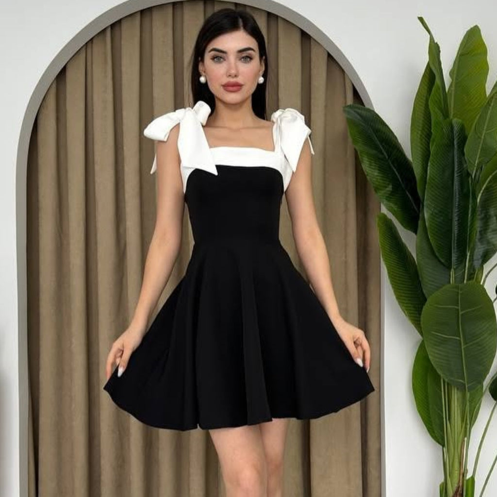 Vestido elegante de verano para mujer, con costuras, cordones y cuello cuadrado, ajustado y ceñido.