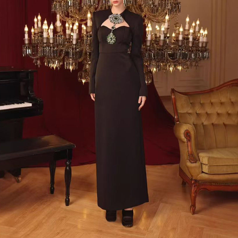 Robe fourreau noire sexy, longue robe bandage, robe d'été ornée de bijoux et cintrée à la taille