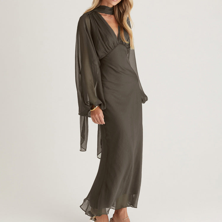 Vestido plisado elegante para mujer, diseño otoñal, con cuello en V y manga larga, estilo maxi estrecho.