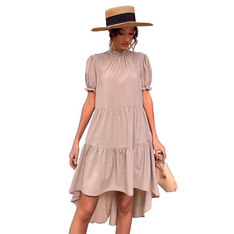 Vestido babydoll informal de talle alto, color liso, irregular, asimétrico, suelto y plisado