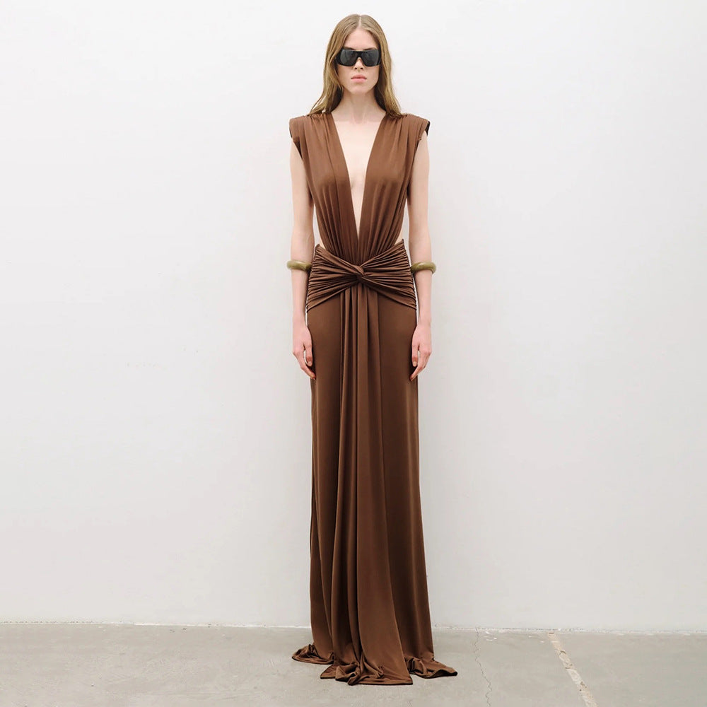 Robe sexy marron à plis torsadés sans manches et décolleté plongeant en V pour femme