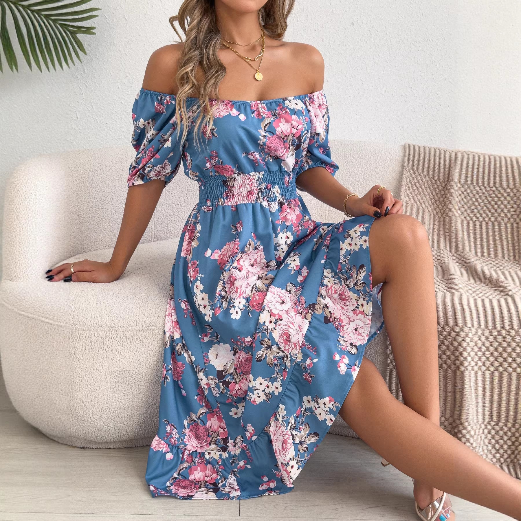 Vestido de verano floral con hombros descubiertos, manga corta con volantes y silueta A para vacaciones